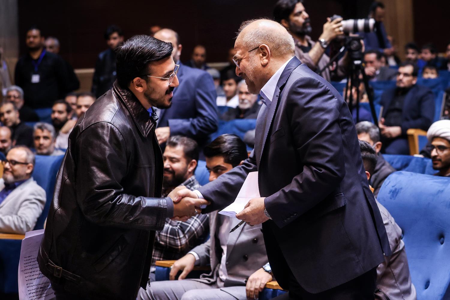 حضور قالیباف در مراسم جشن ولادت امام جواد(ع)