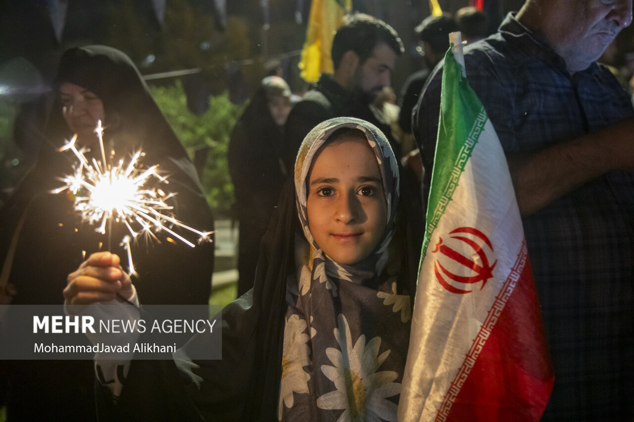 شادی مردم پس از حملات موشکی سپاه