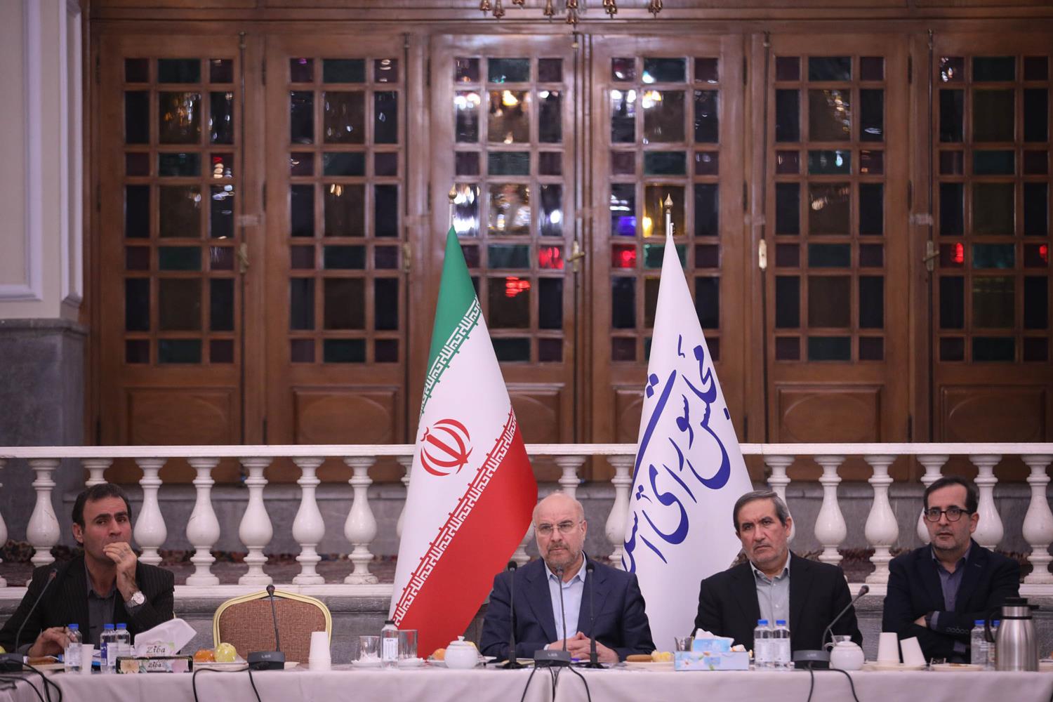 دیدار شورایاران محلات تهران با قالیباف