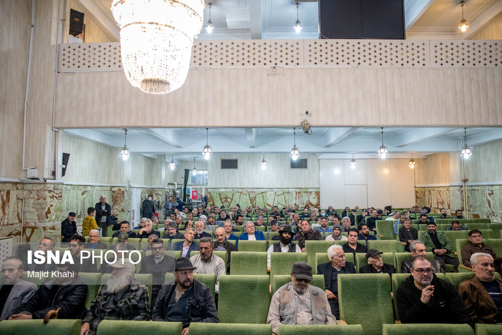بازیگران در مراسم ختم مرحوم عنایت بخشی