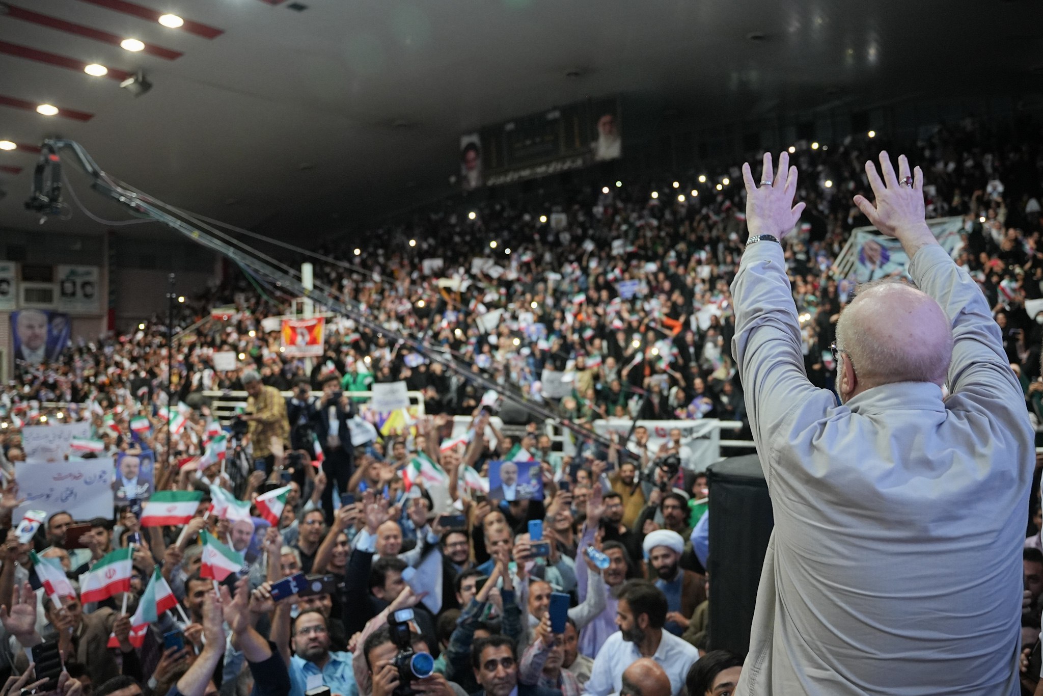 حضور چشمگیر و گرم مردم مشهد در حمایت از محمدباقر قالیباف