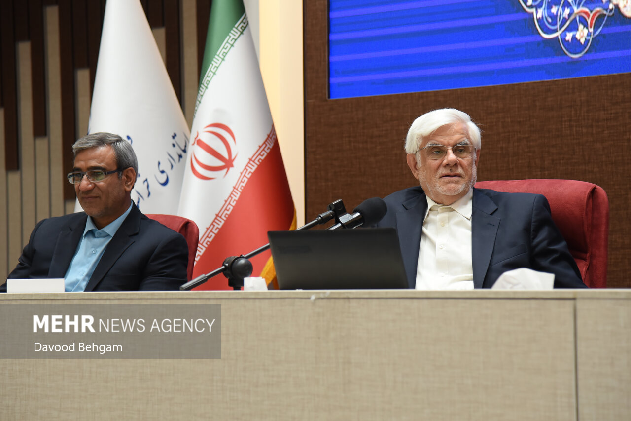 نشست فعالان سیاسی خراسان رضوی با معاون اول رئیس‌جمهور