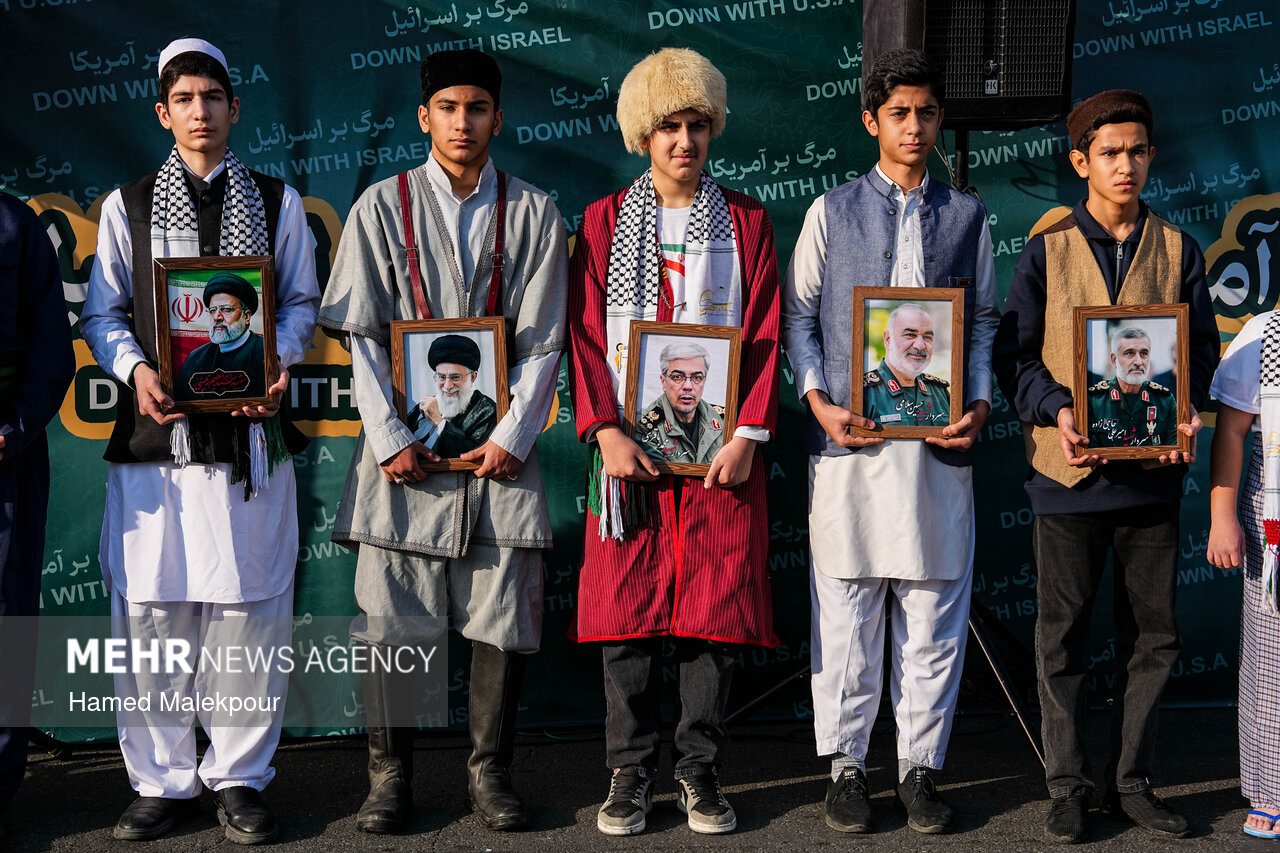 تجمع همبستگی ملی با سخنرانی رئیس مجلس