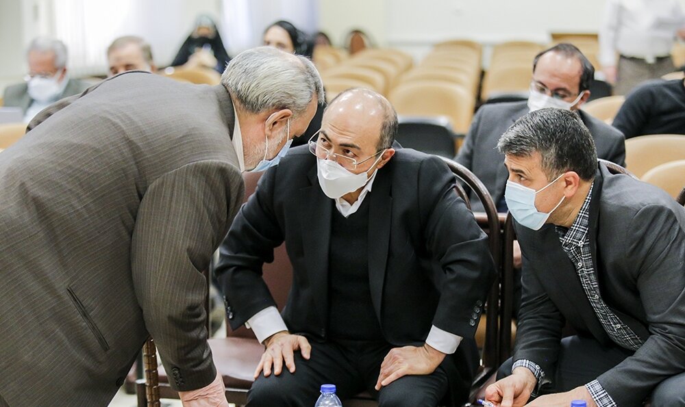 جلسه دادگاه کروز