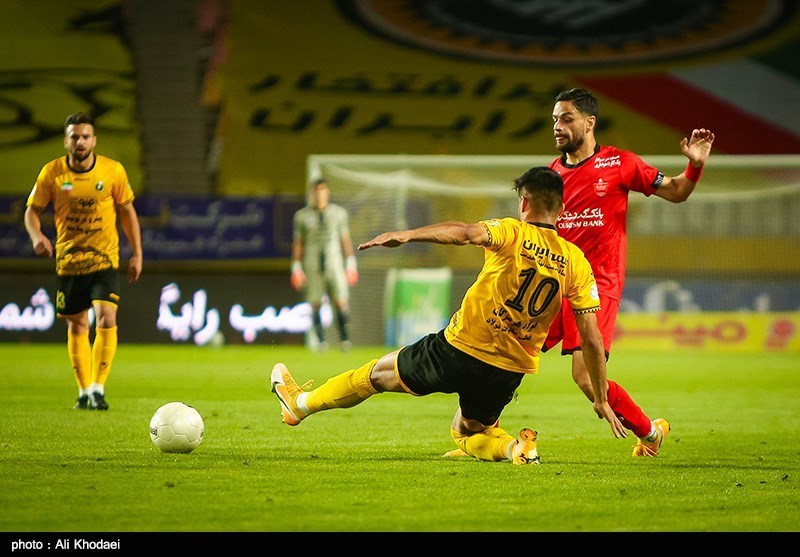 بازی پرحاشیه سپاهان و پرسپولیس