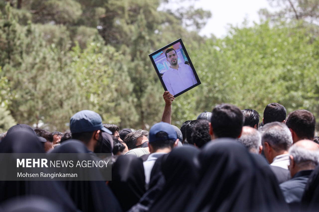 تشییع و تدفین پیکر شهدای حملات رژیم صهیونیستی در تهران