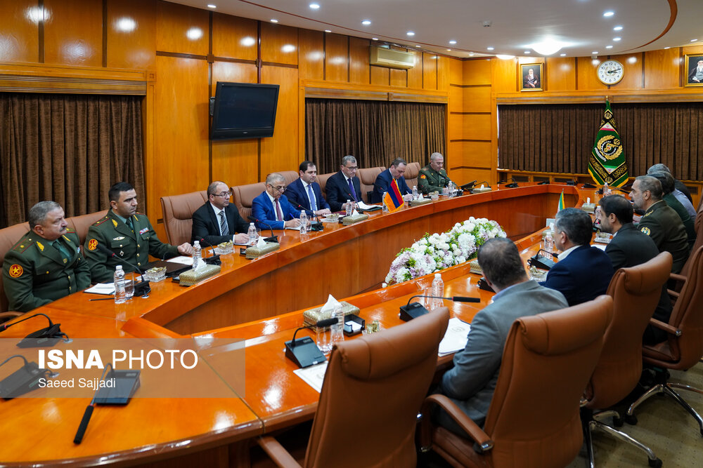 دیدار وزرای دفاع ایران و ارمنستان