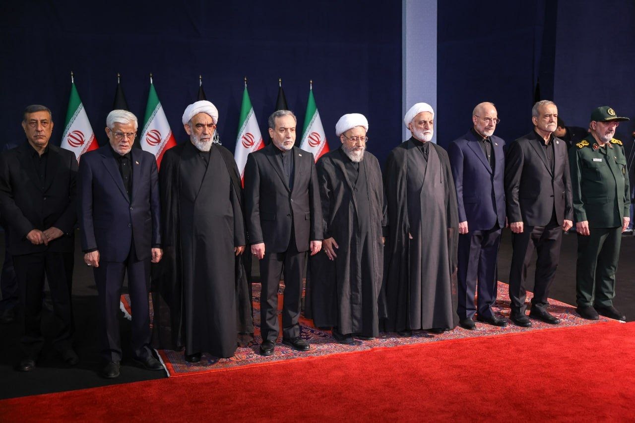 حضور سران قوا در مصلای تهران