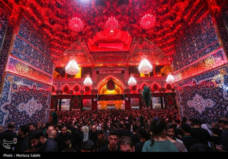 حرم مطهر امام حسین (ع) در شب اربعین