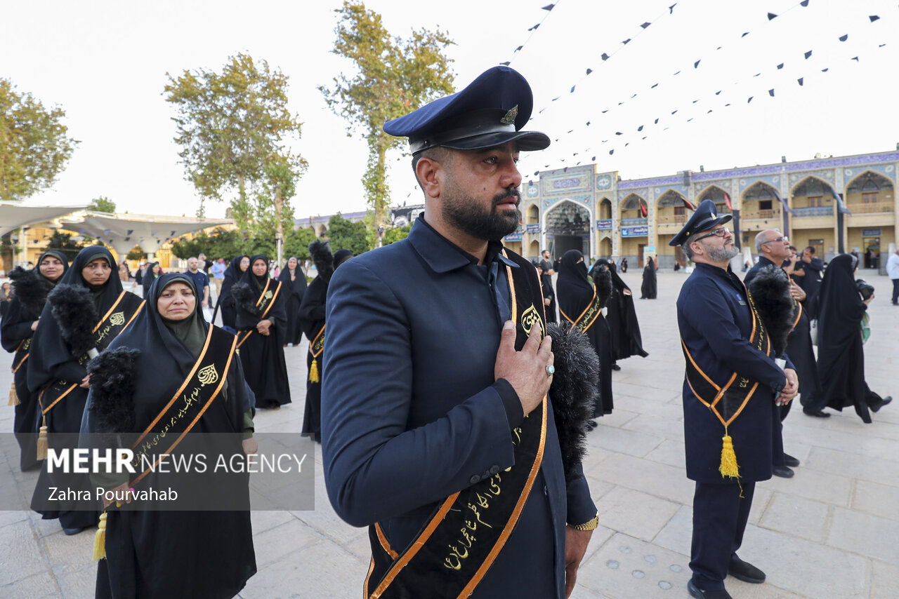 آیین تعویض پرچم گنبد آستان مقدس شاهچراغ(ع)‎‎