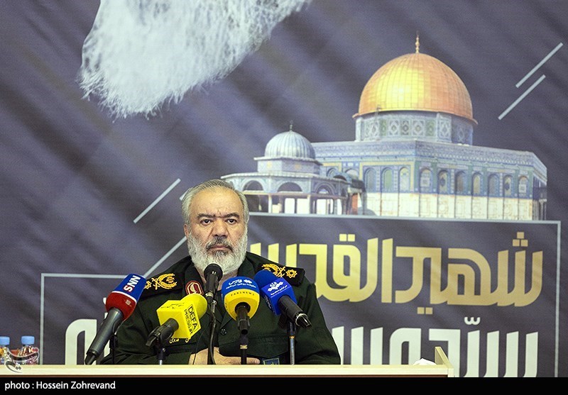 نمایشگاه هفته پژوهش سپاه پاسداران در ستاد سپاه