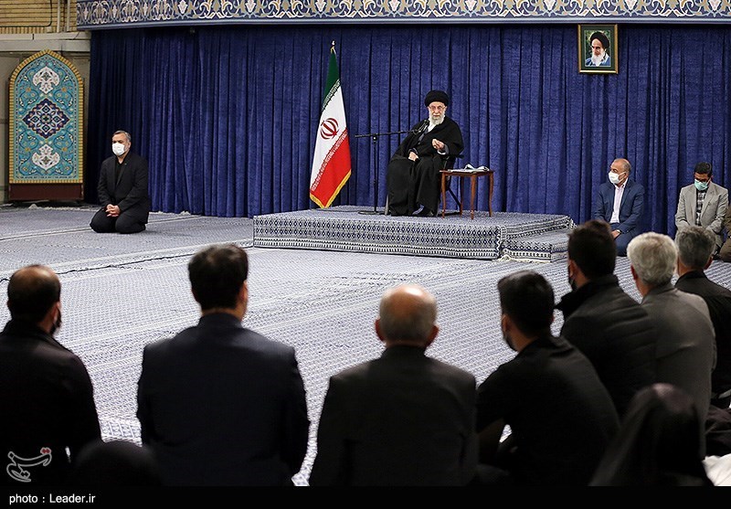 دیدار خانواده شهدای حادثه تروریستی شاهچراغ با رهبر انقلاب