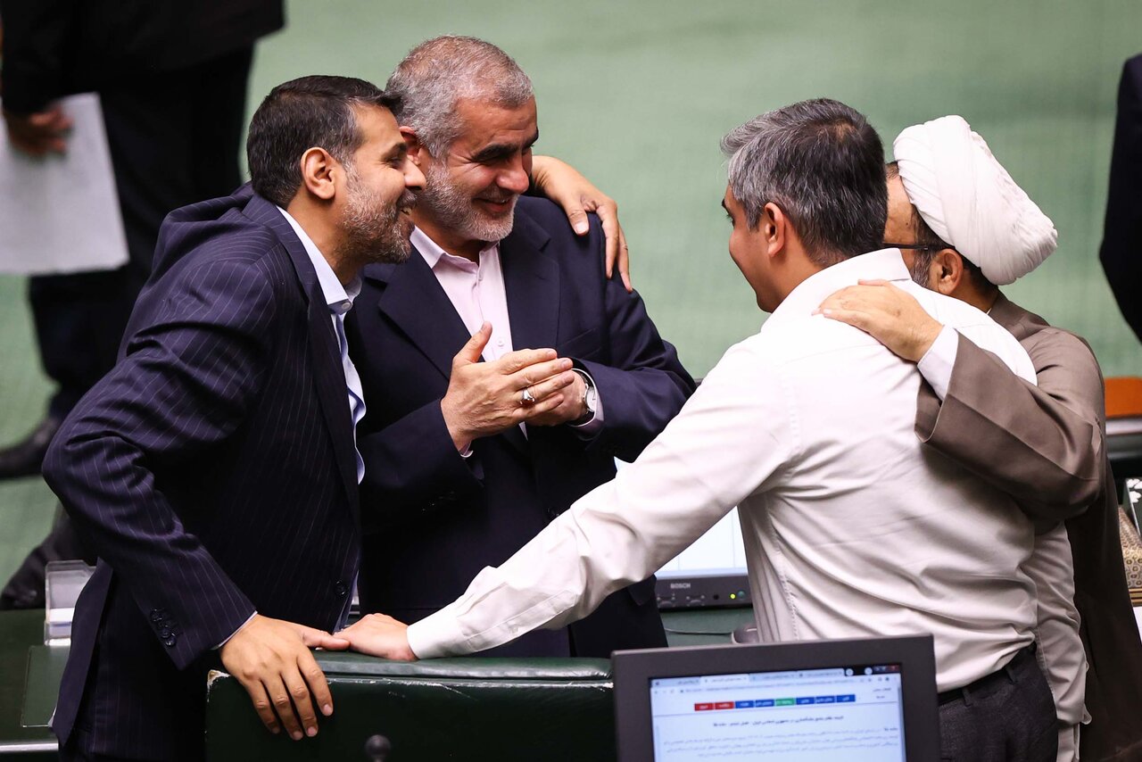 صحن علنی یکشنبه ۴ شهریورماه مجلس