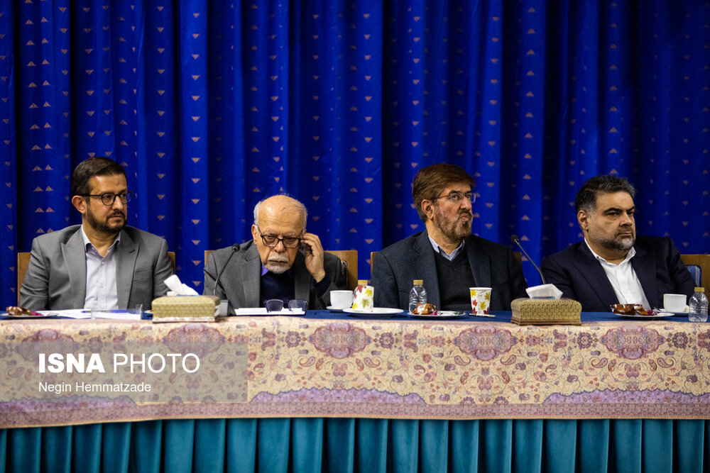 نشست بررسی راهکارهای تحقق انسجام ملی با حضور پزشکیان