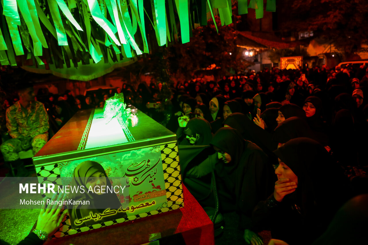 مراسم وداع با پیکر مطهر شهیده «معصومه کرباسی»