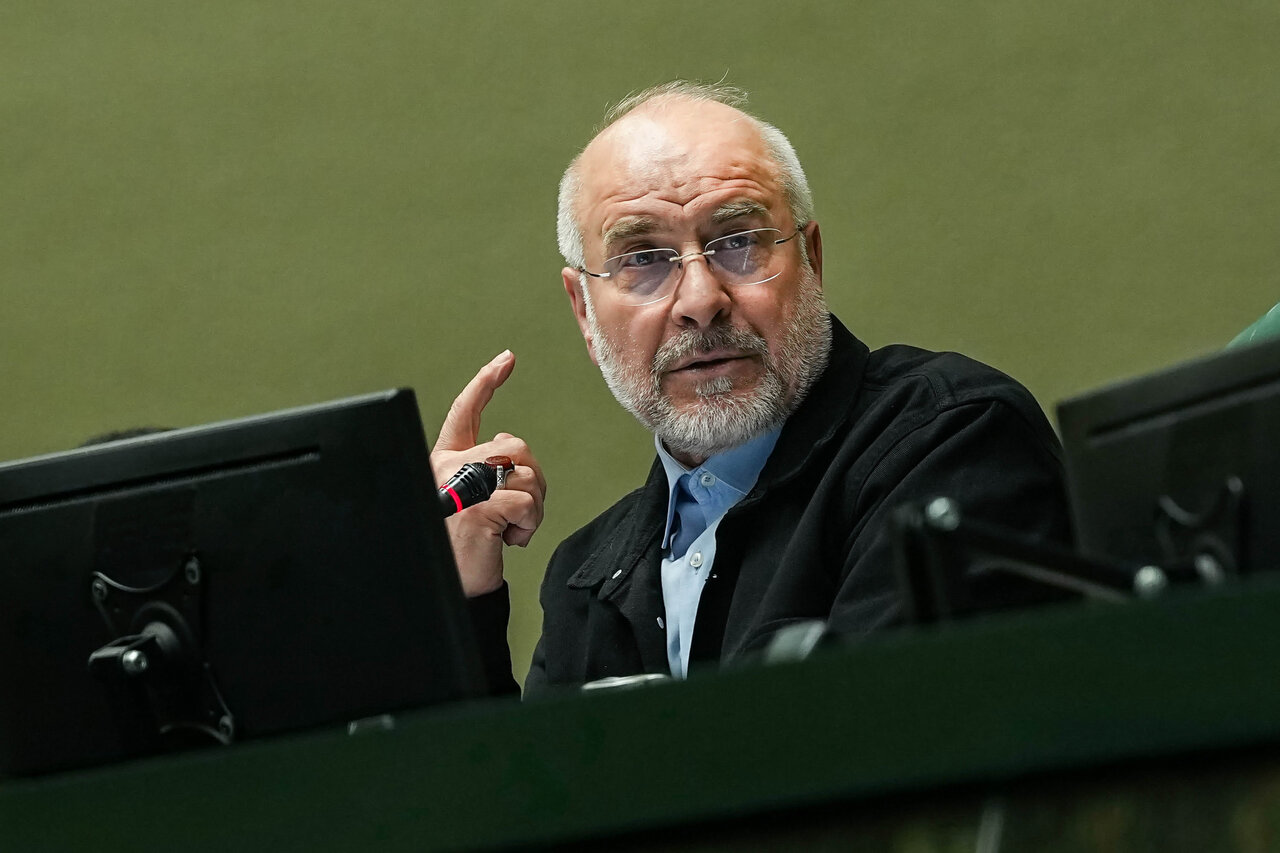 نشست غیرعلنی چهارشنبه ۱۷ دی