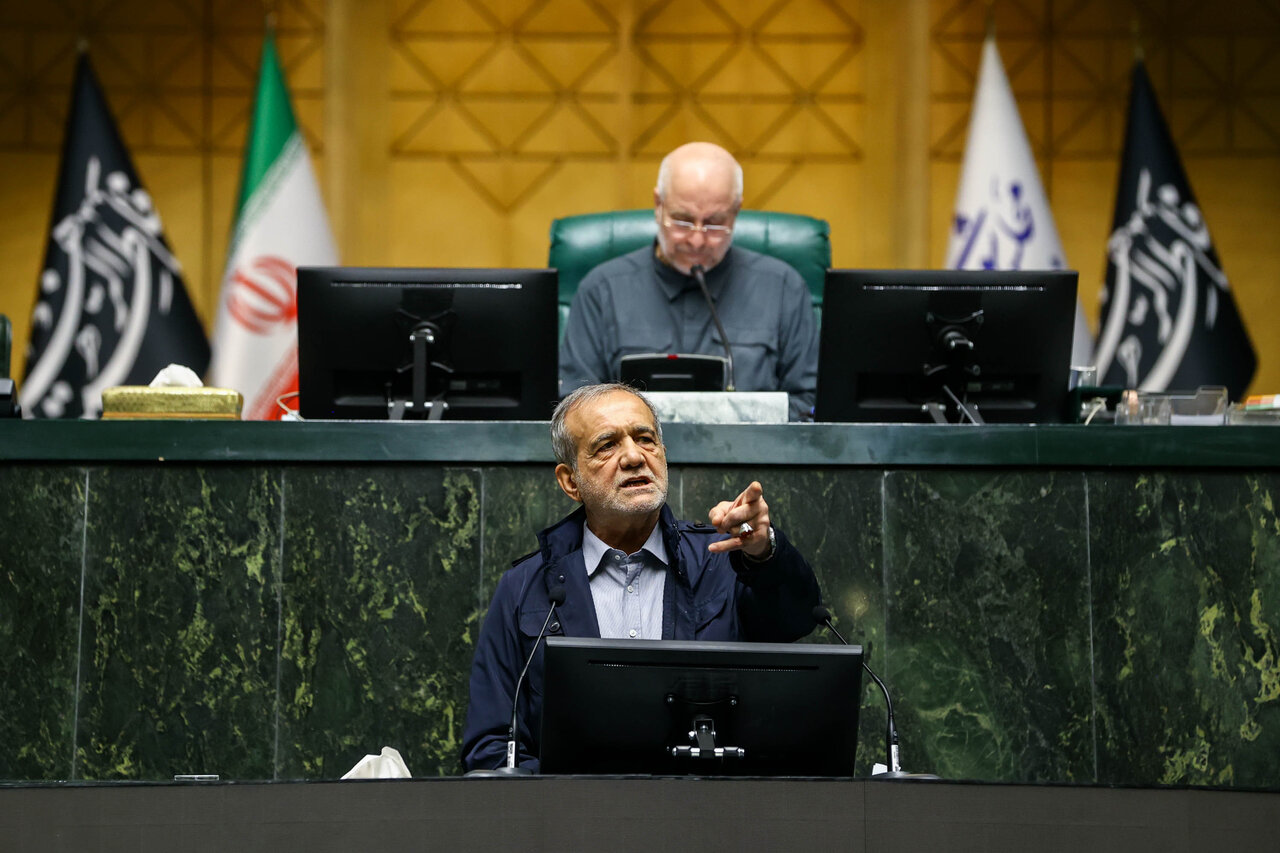 بررسی اجرای برنامه هفتم در مجلس با حضور رئیس جمهور