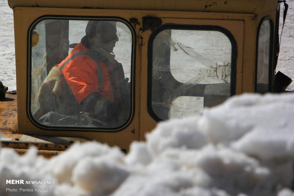 عملیات برف‌روبی