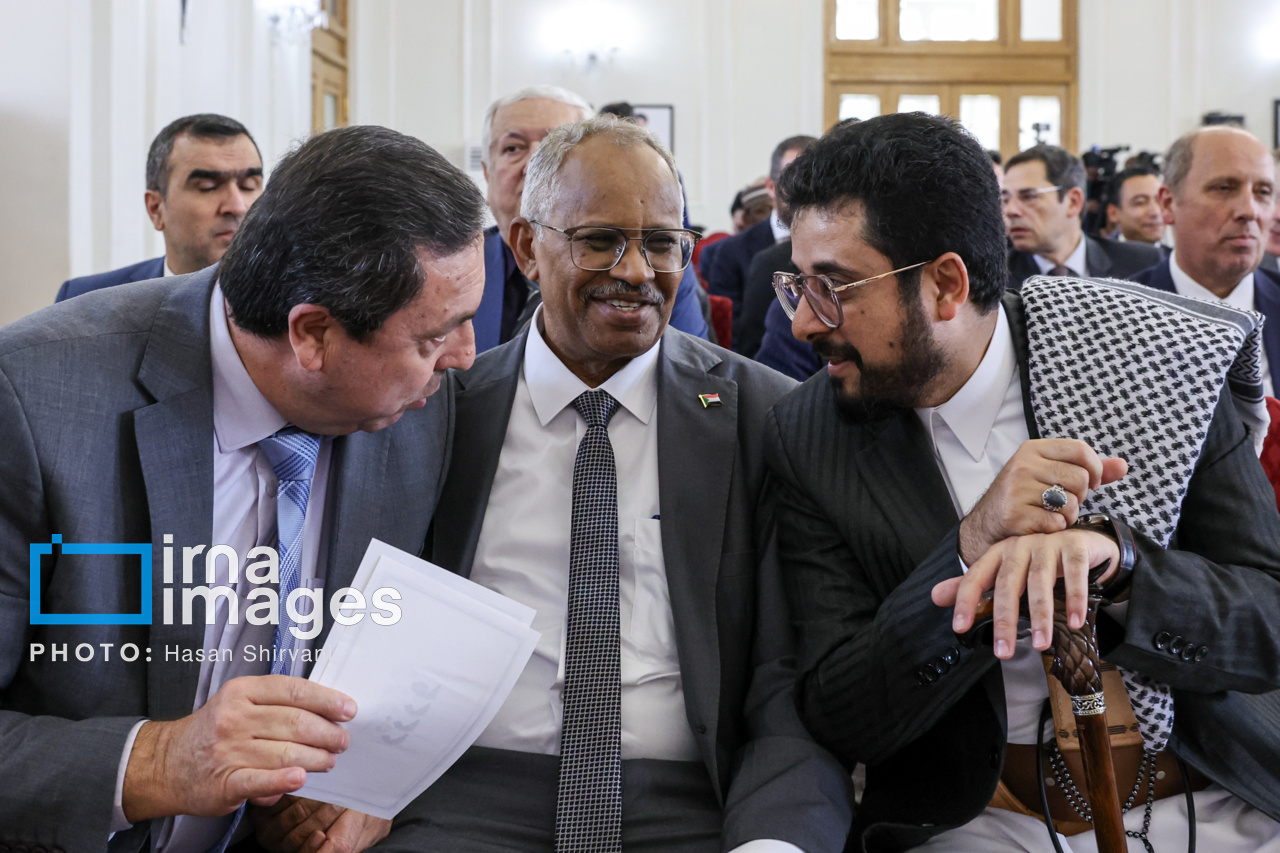 نشست وزیر امورخارجه با سفرای کشور های خارجی