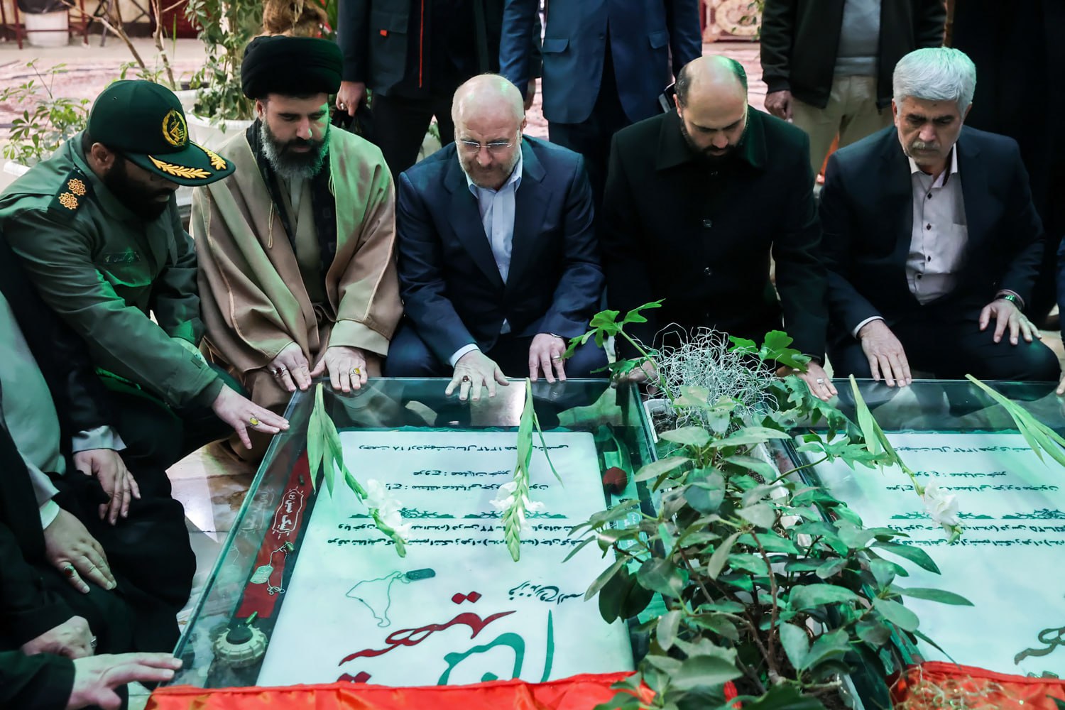 حضور قالیباف در گلزار شهدای شهرستان پردیس و بومهن و زیارت مزار مطهر شهدای دفاع مقدس