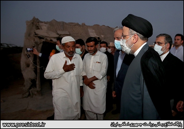 رئیسی در میان حاشیه نشینان شهر چابهار