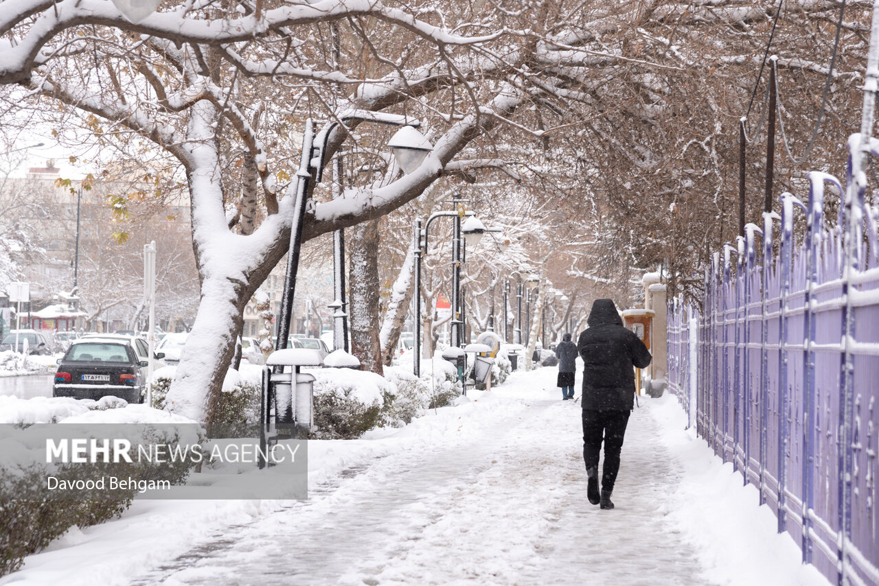 بارش برف پاییزی در مشهد