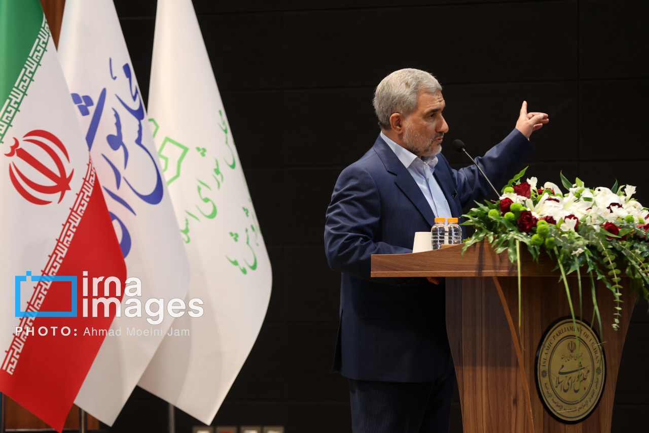 تجلیل قالیباف از پژوهشگران برتر 