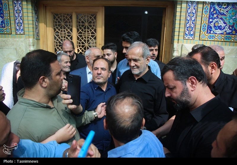 رئیس‌جمهور به زیارت حرم حضرت معصومه(س) مشرف شد