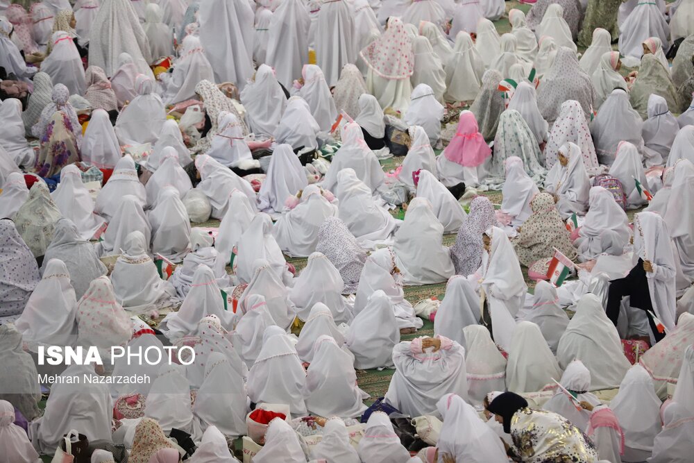 مراسم جشن تکلیف ۵ هزار نفری دختران تبریز