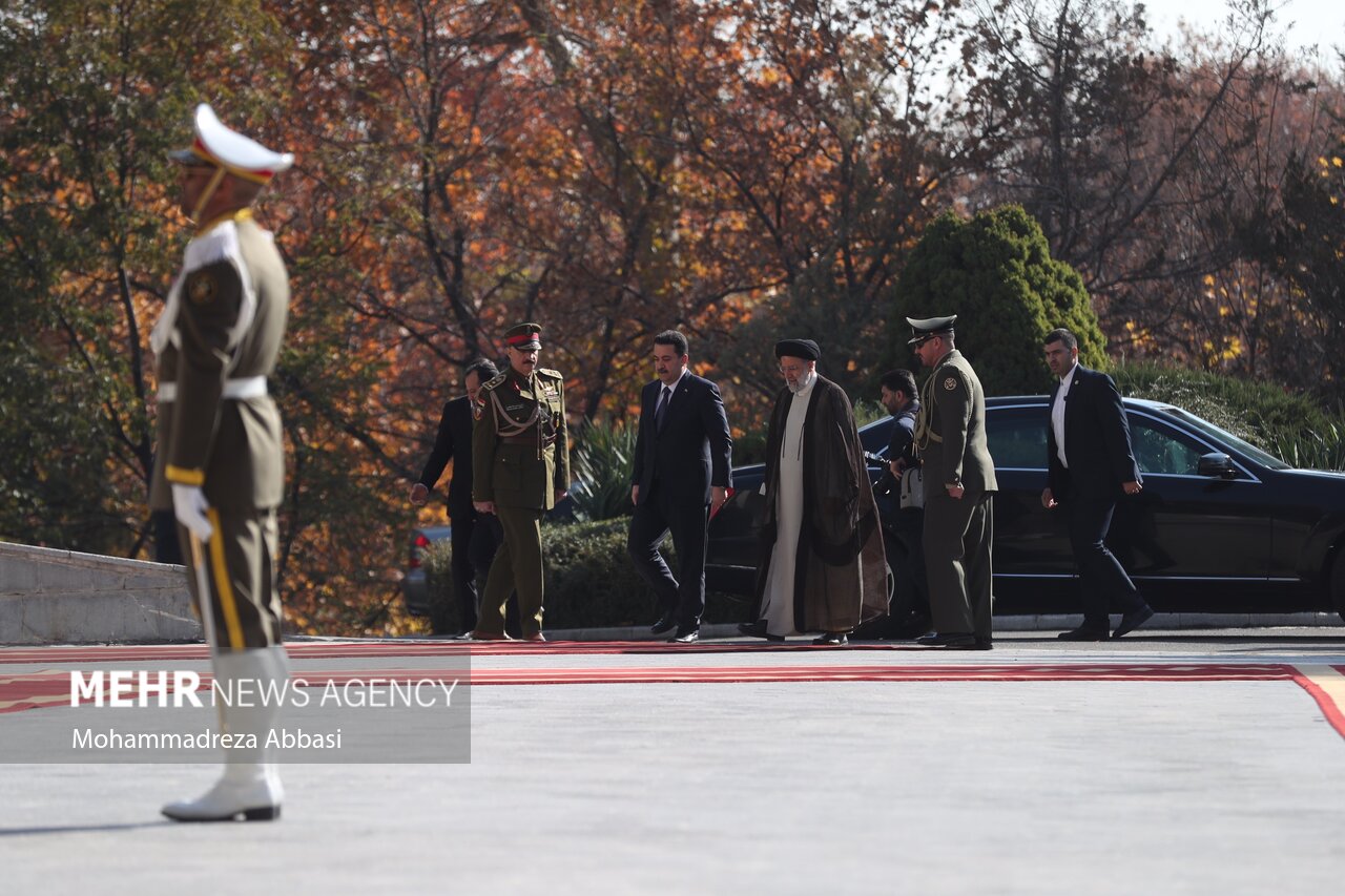 مراسم استقبال رئیسی از نخست وزیر عراق