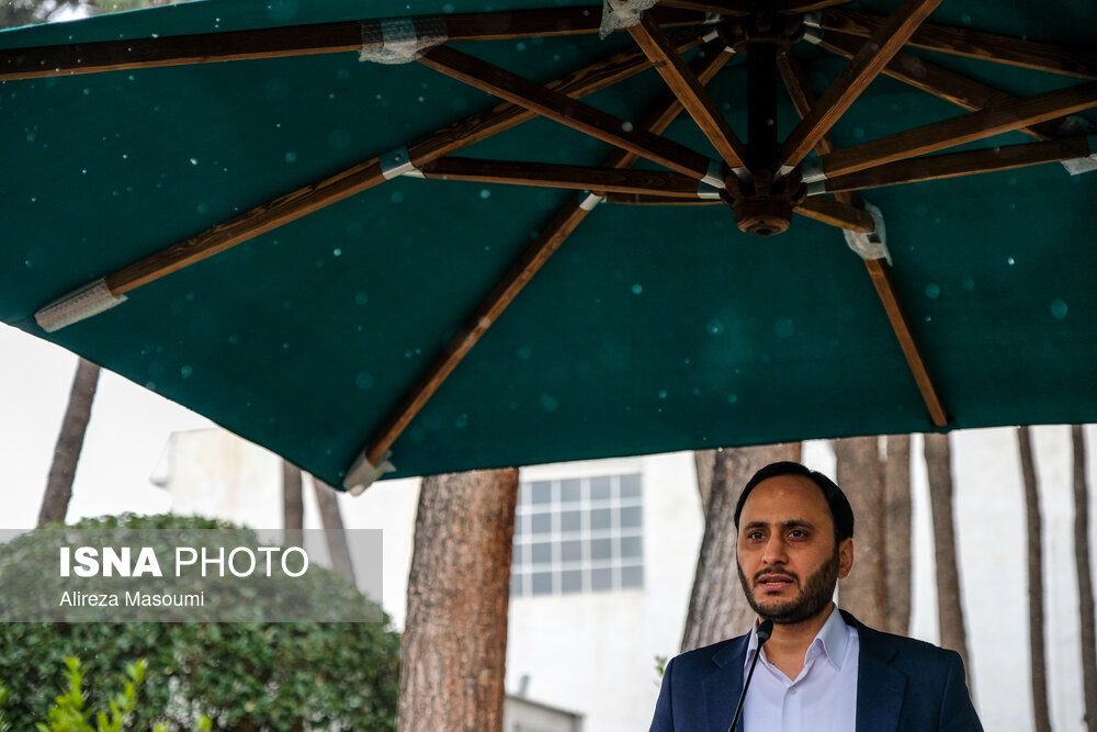 حاشیه جلسه هیات دولت ۲۱ دی