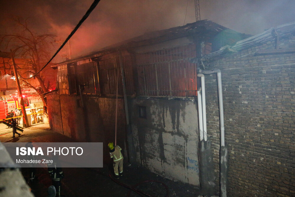 آتش‌سوزی انبار مبل - مشهد