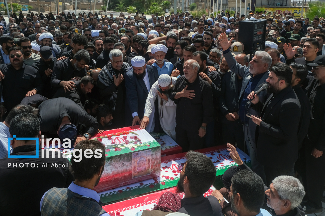 تشییع پیکر شهدای حمله تروریستی به دادگستری زاهدان