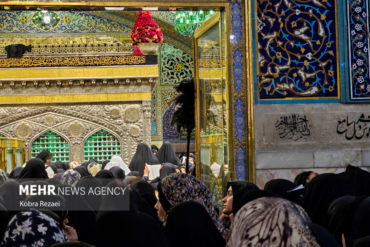 شب عاشورای حسینی در حرم مطهر امام رضا(ع)
