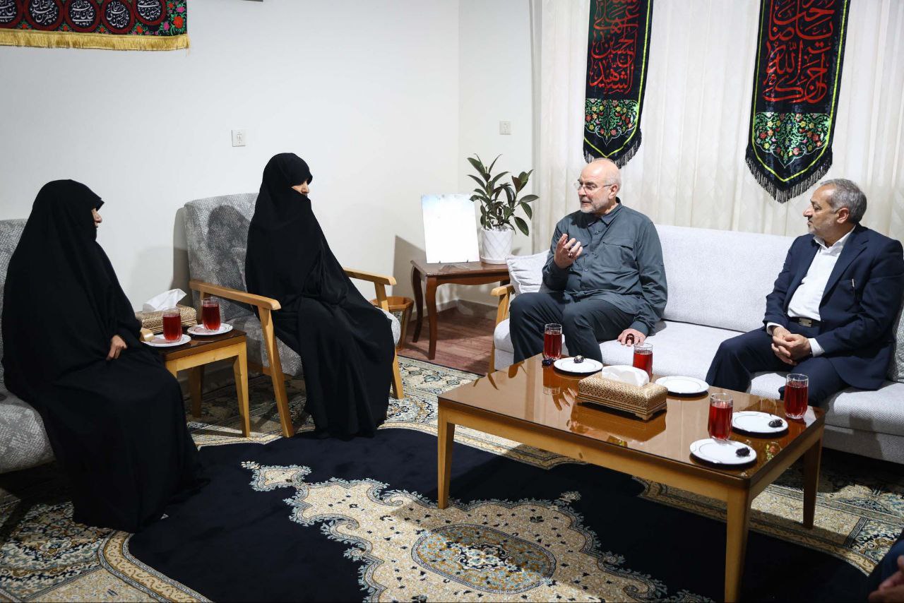 ضور قالیباف در منزل سرلشکر شهید محمد کاظمی