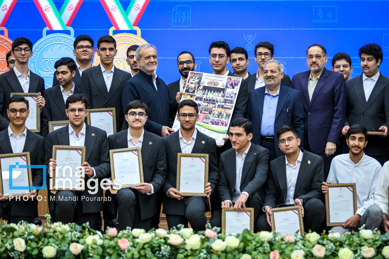 تجلیل از مدال آوران المپیاد ۲۰۲۵ 