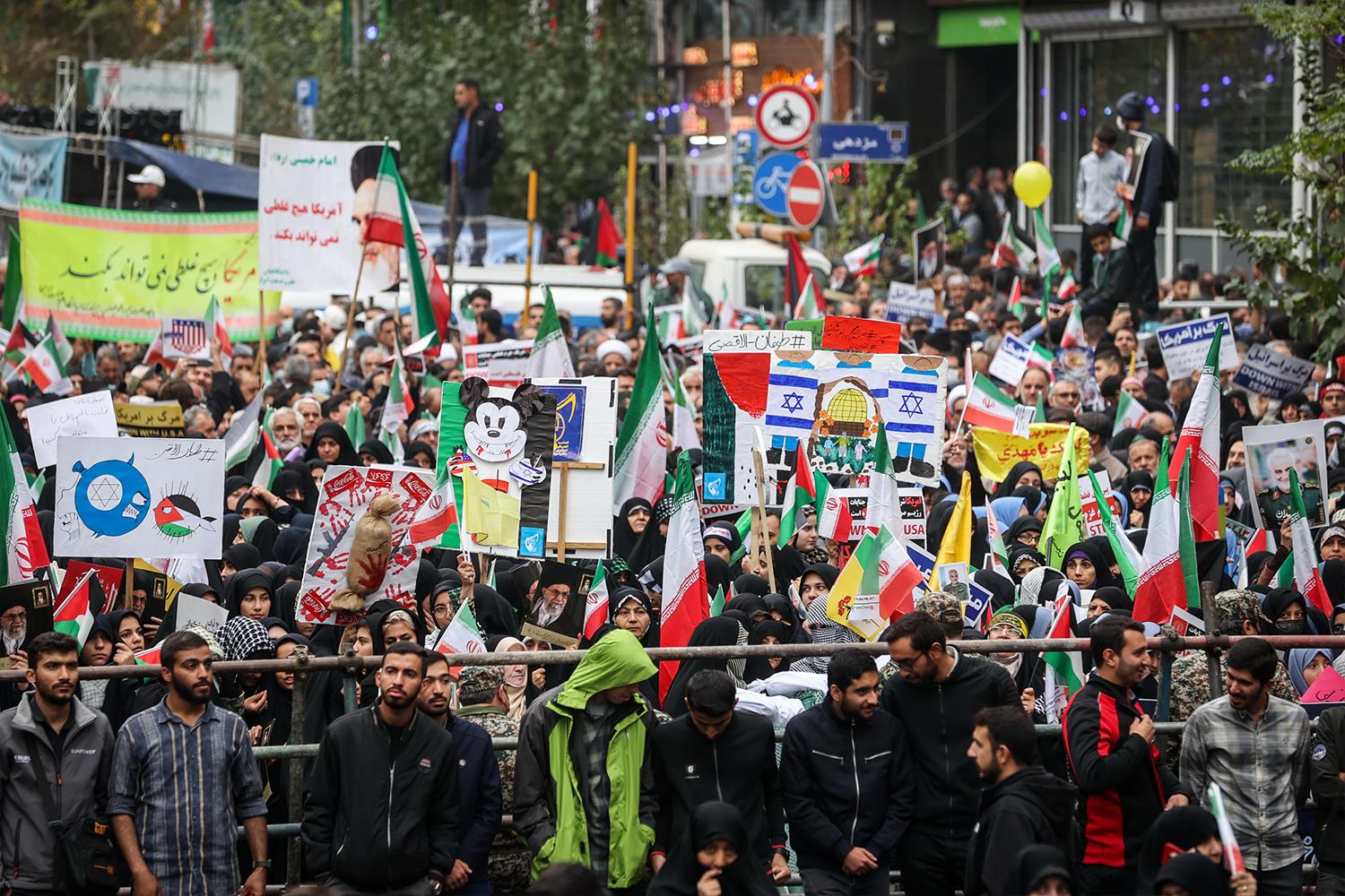 حضور و سخنرانی قالیباف در راهپیمایی ۱۳ آبان