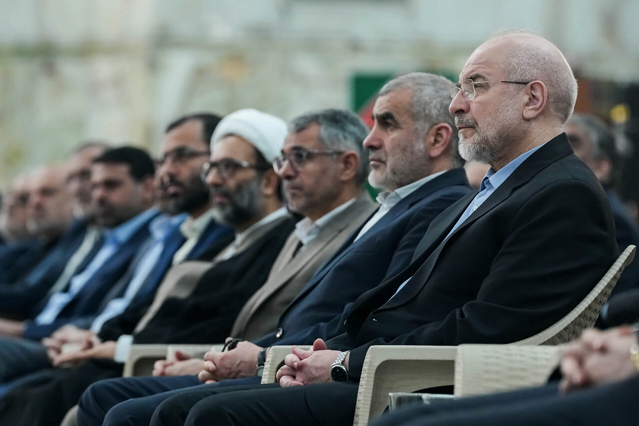 تجدید میثاق رئیس مجلس و نمایندگان با آرمان‌های امام(ره)