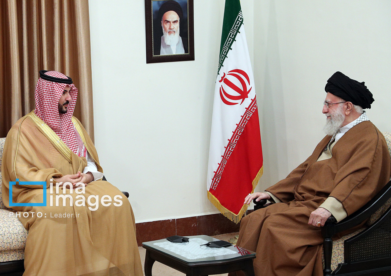 تقدیم پیام پادشاه عربستان به رهبر انقلاب