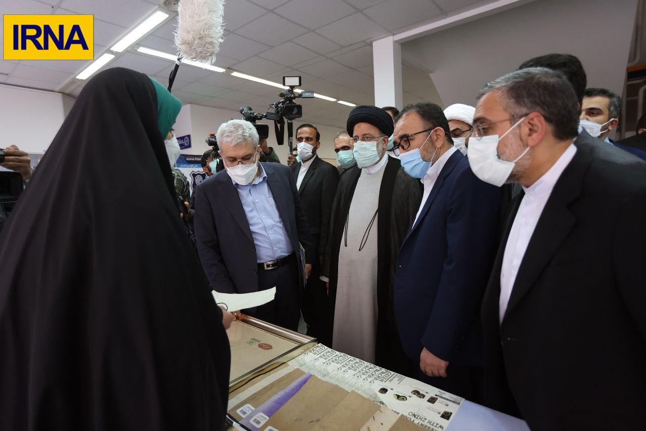بازدید رئیس‎جمهور از نمایشگاه دستاوردهای شرکت‎های دانش بنیان