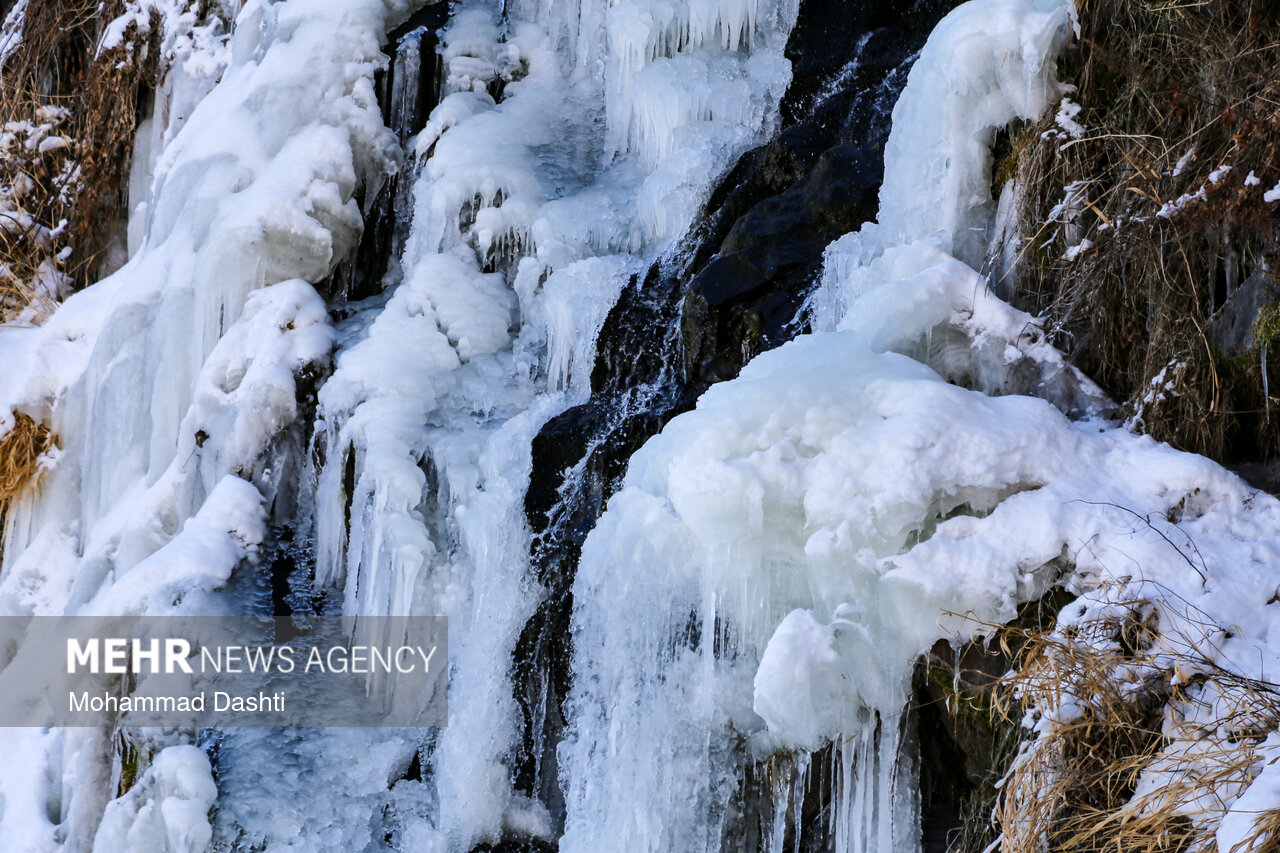 آبشار یخ زده «سردابه» اردبیل