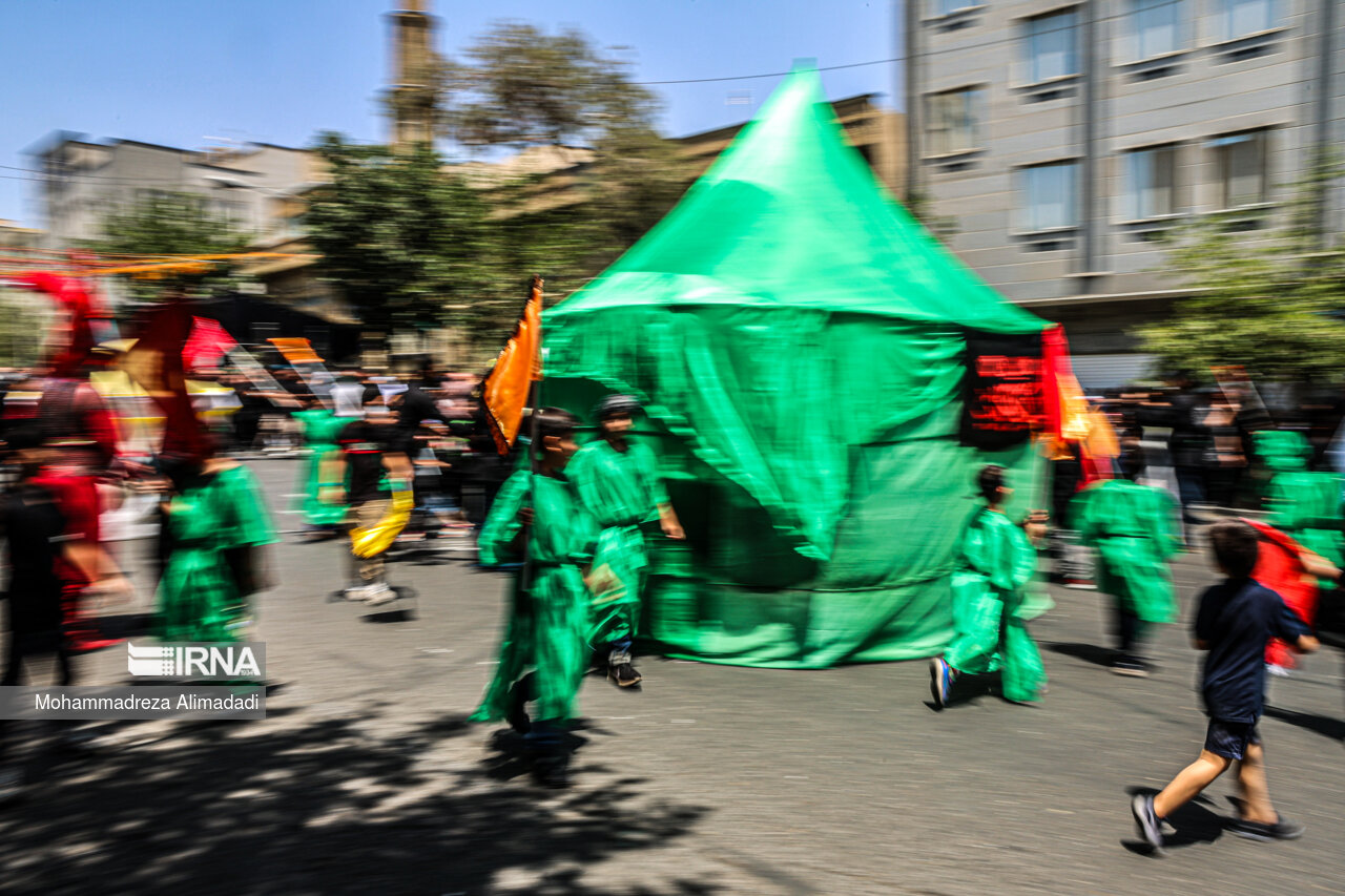 حضور رئیس جمهور منتخب در جمع عزاداران ظهر عاشورا