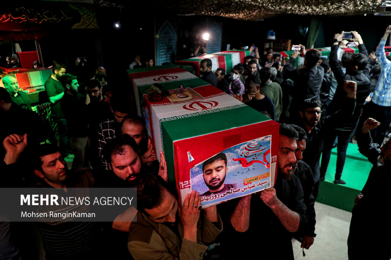 وداع با پیکر مطهر شهدای حمله ترورریستی به کنسولگری ایران در سوریه