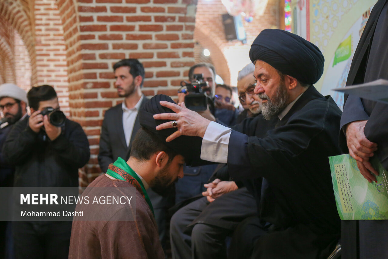 عمامه گذاری طلاب اردبیل به مناسبت نیمه شعبان