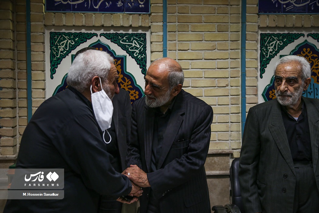 مراسم ختم خواهر حسین شریعتمداری