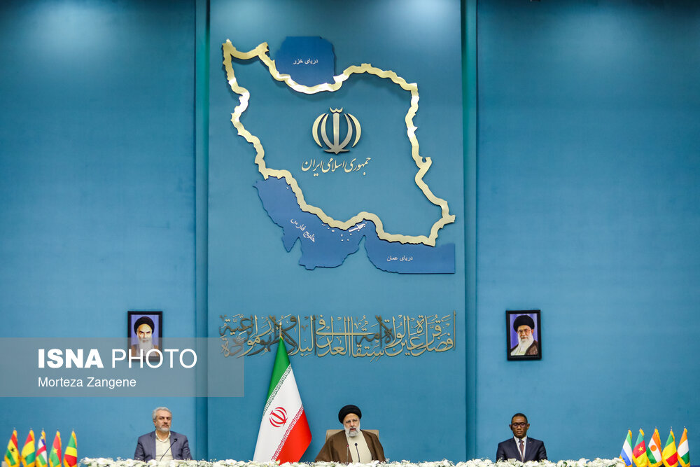 دیدار مهمانان اجلاس اقتصادی و علمی ایران و کشورهای غرب آفریقا با رییس جمهور