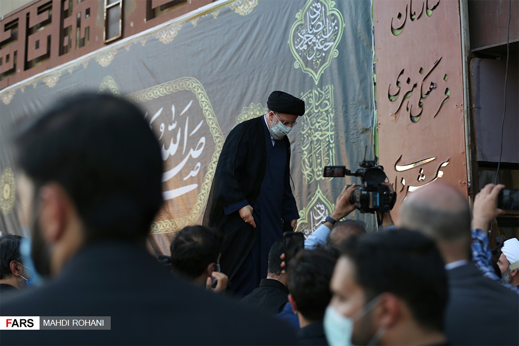 برگزاری مراسم شهادت امام صادق در میدان امام حسین