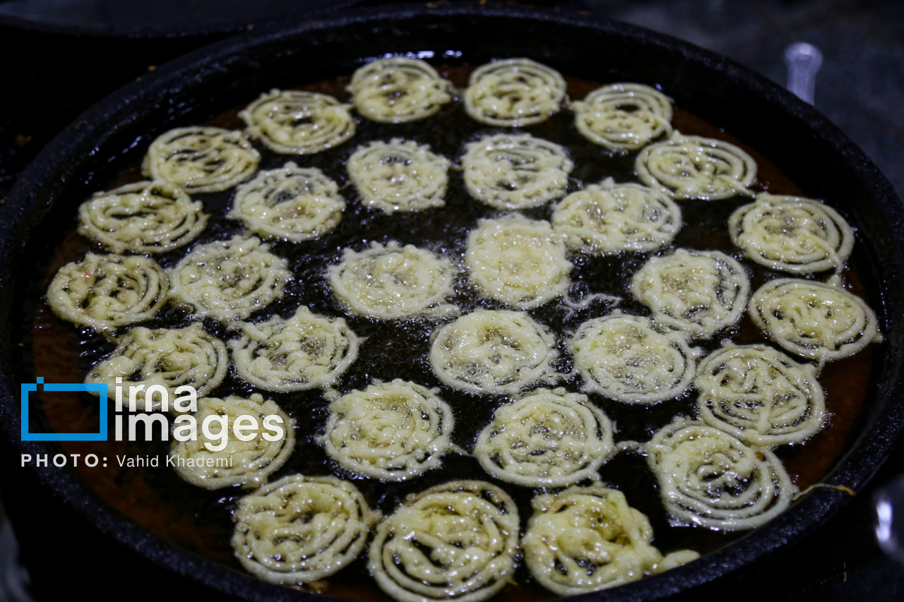 کارگاه پخت زولبیا و بامیه