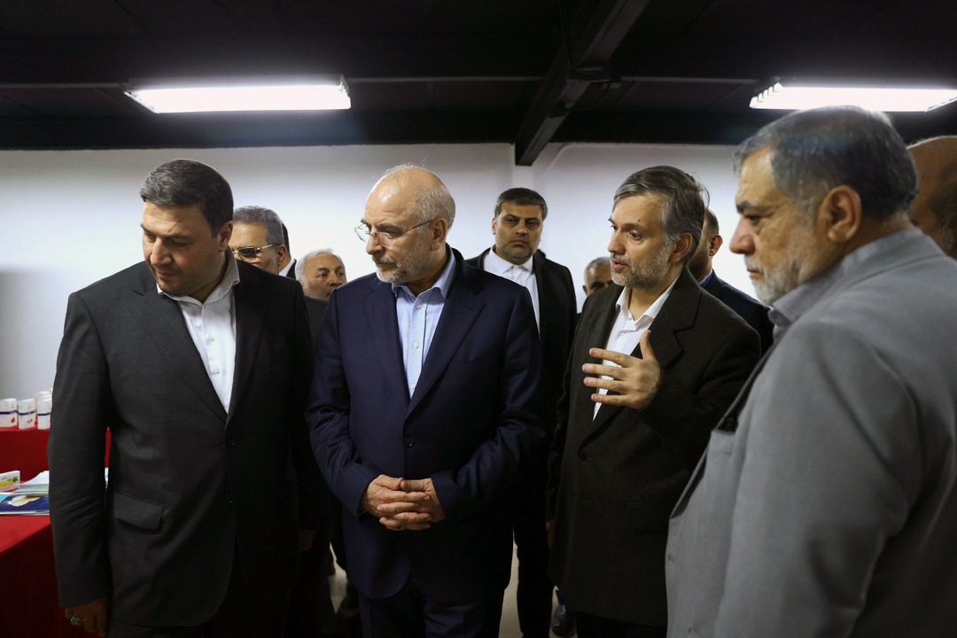 بازدید قالیباف از نمایشگاه دستاوردهای فن آوری جمهوری اسلامی در کاراکاس
