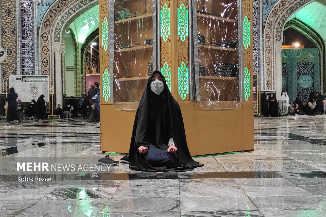 مراسم احیای شب ۲۱ رمضان در حرم رضوی